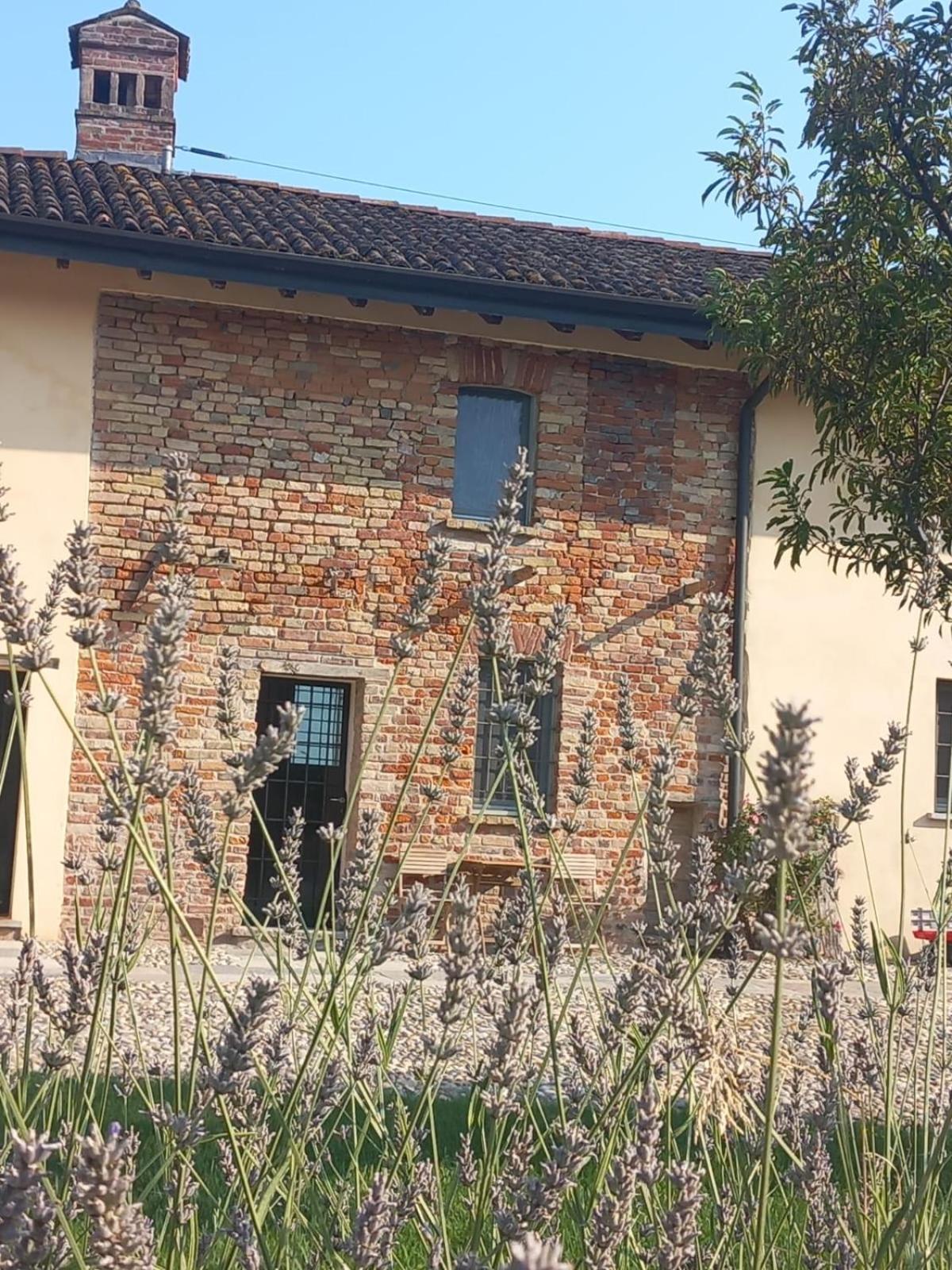 لودي Agriturismo Cascina Pezzolo المظهر الخارجي الصورة