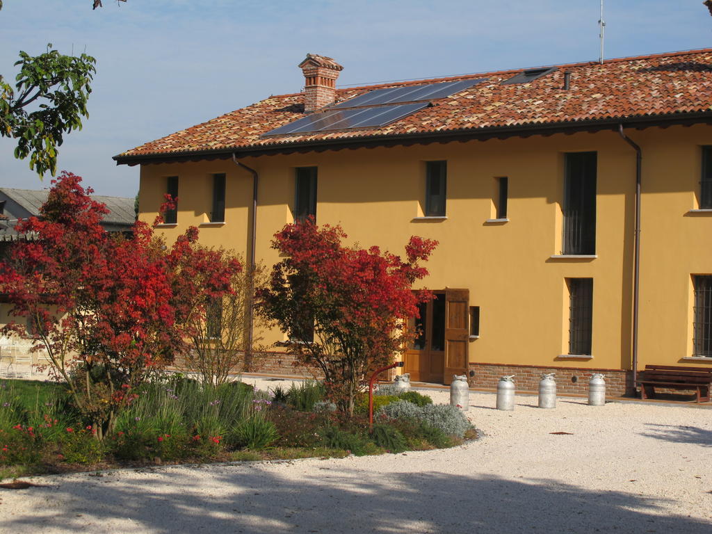 لودي Agriturismo Cascina Pezzolo المظهر الخارجي الصورة